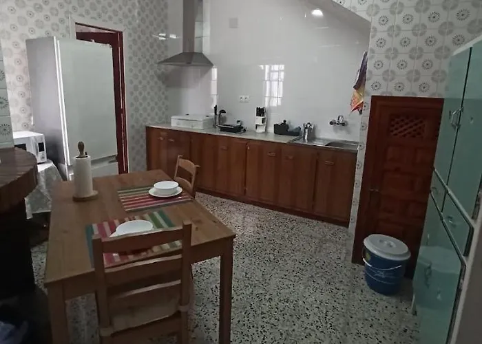 Casa Lopez * Нерха